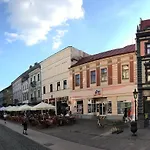 S8 Luxury Oldtown - Foodstore, Crib, Babychair, Netflix, Pc Screen, Unlimmusic Апартаменты Кошице