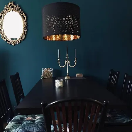 Appartement S8 Luxury Oldtown - Foodstore, Crib, Babychair, Netflix, Pc Screen, Unlimmusic *