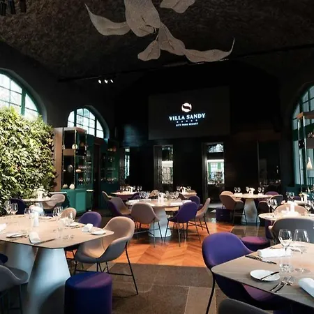 S8 Luxury Oldtown - Foodstore, Crib, Babychair, Netflix, Pc Screen, Unlimmusic *